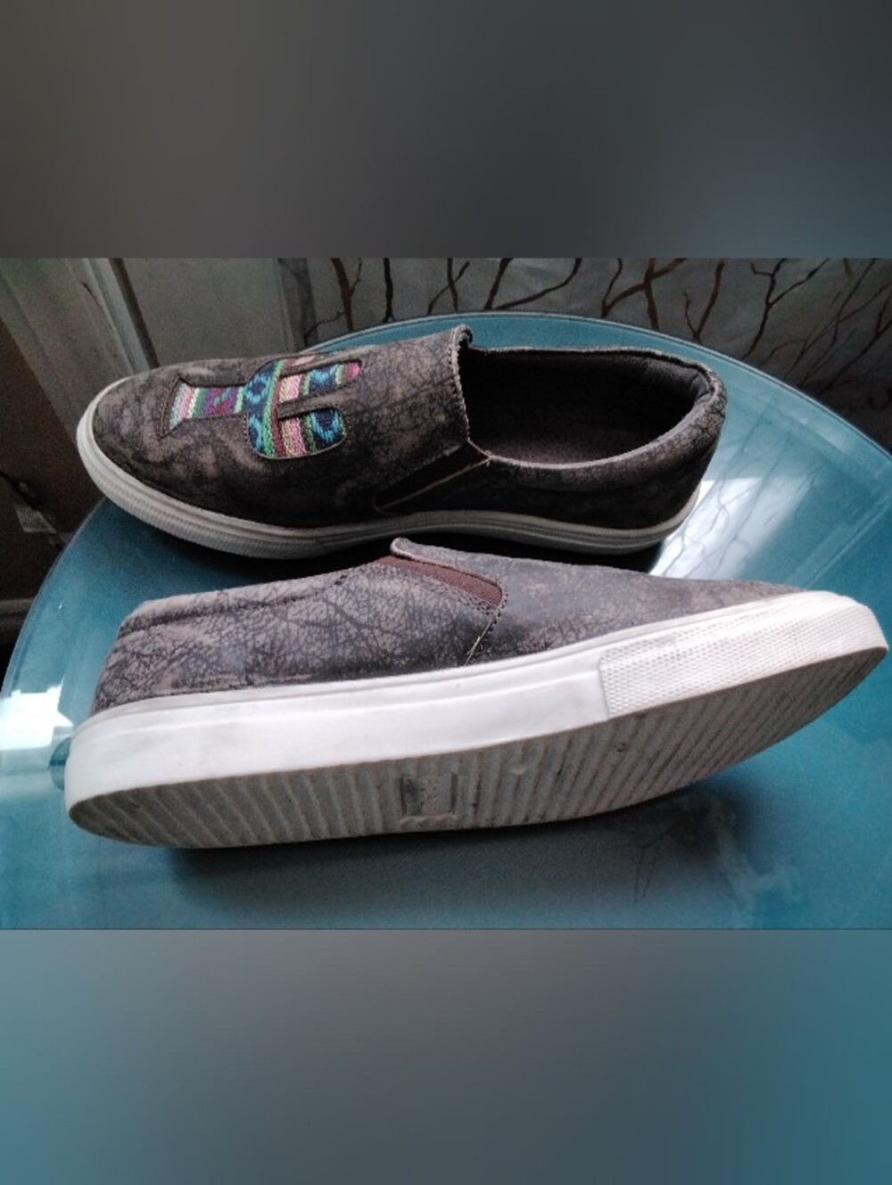 Slip-On Womens Roper Casual Sneakers in Gray with Multi-Color Accent